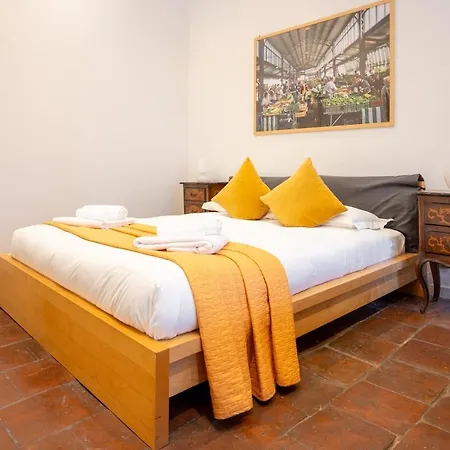 Apartmán -centro-piazza Castello- Luxury For 4 With Wi-fi *