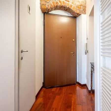 -centro-piazza Castello- Luxury For 4 With Wi-fi Apartmán