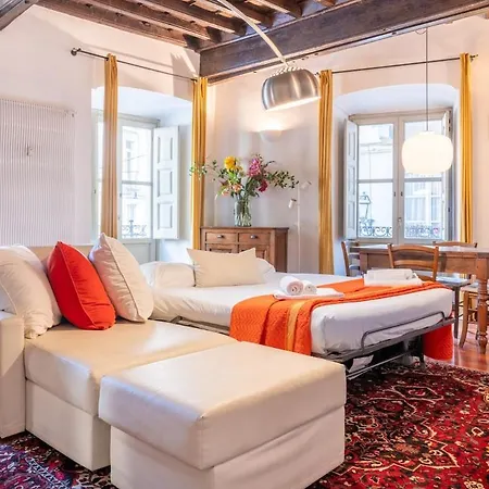 -centro-piazza Castello- Luxury For 4 With Wi-fi